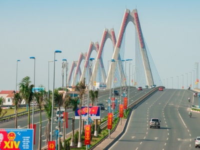 Nhat-Tan-bridge--