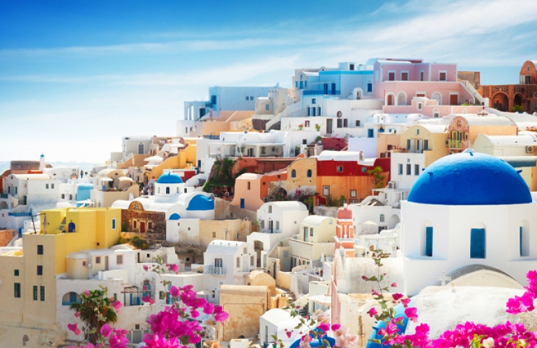 Cycladic Wonders: Santorini's Eternal Architectural Beauty