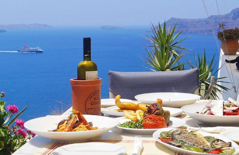 Discovering the Delights of Santorini: A Gastronomic Journey