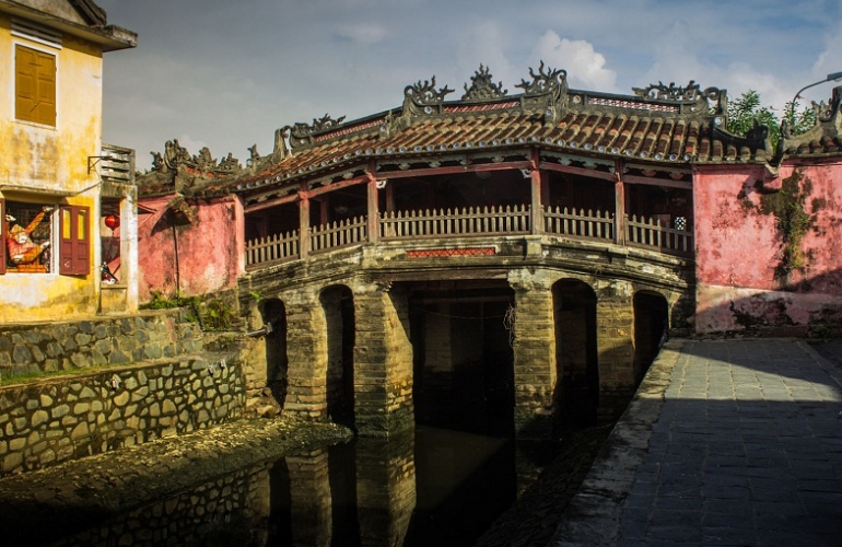 Hoi An plans to dismantle Japanese wood bridge for restoration