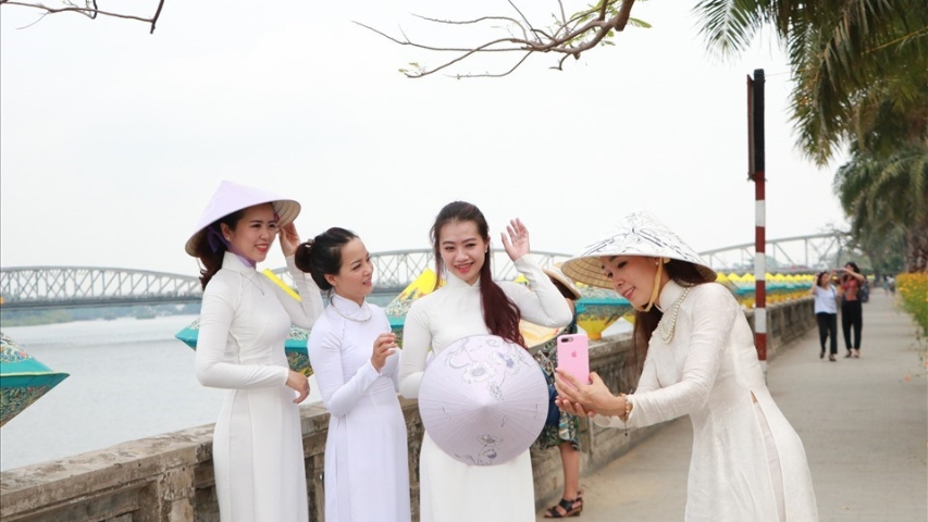 “Áo Dài” - Vietnam Culture Traditions