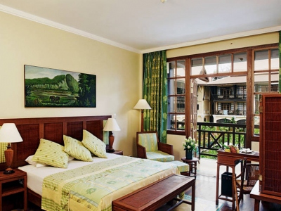 Victoria-Angkor1