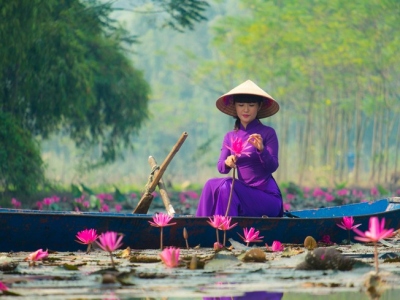 Girl-on-traditional-boat-