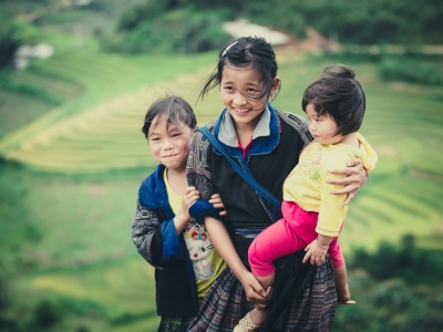 H'mong-ethnic-minority-children-