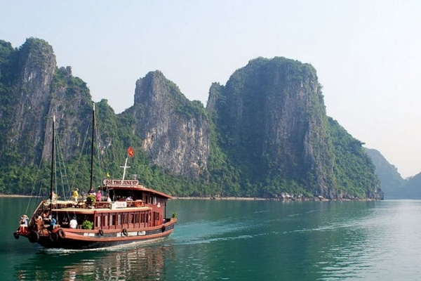 Ha Long Bay (Day Tour)