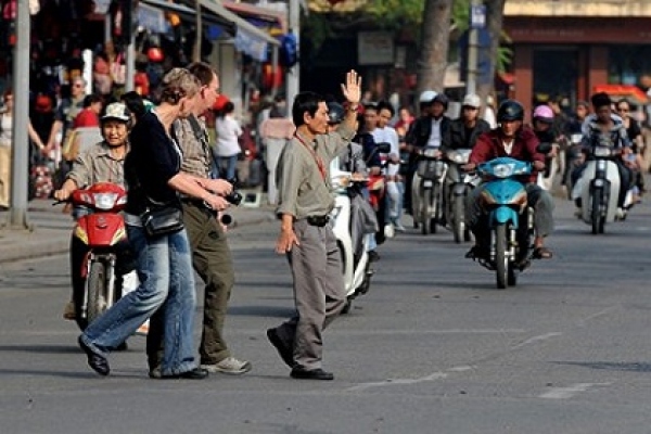 How to cross the road in Hanoi