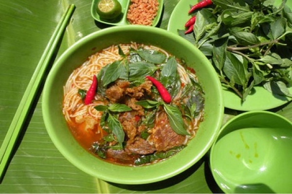 Bun bo cay (chili beef vermicelli)