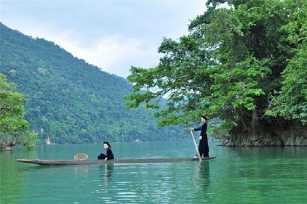 Go Fishing in Ba Be Lake