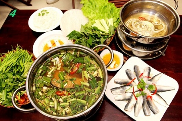 Lau ca duoi (Sawfish hot pot)