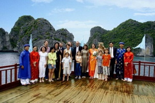 Travel to Halong Bay during Tet holiday