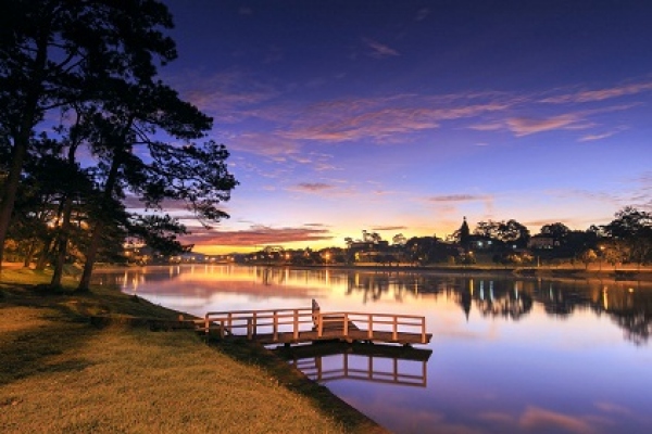 The beautiful Xuan Huong Lake