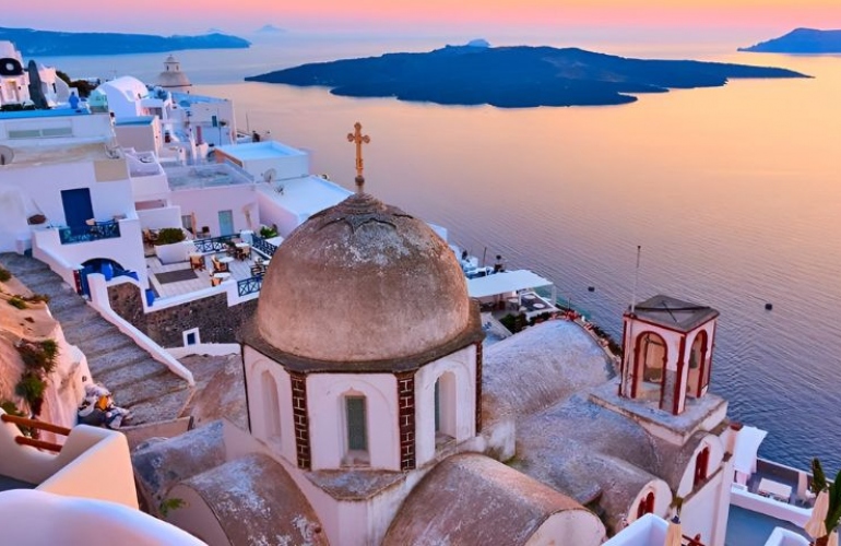 Exploring Fira - The Cultural and Entertainment Hub of Santorini