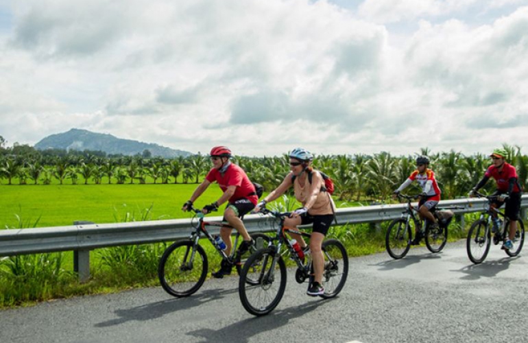 Journey to cycling to Cuc Phuong National Park