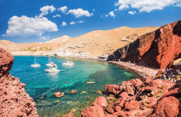 Dive into Paradise: Exploring Santorini's Underwater Beauty