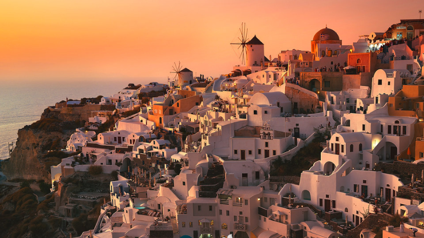 best sunrise spots in Oia